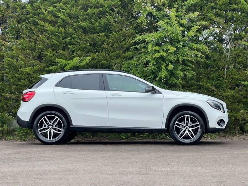 Mercedes-Benz GLA GLA180 Urban Edition - U11695