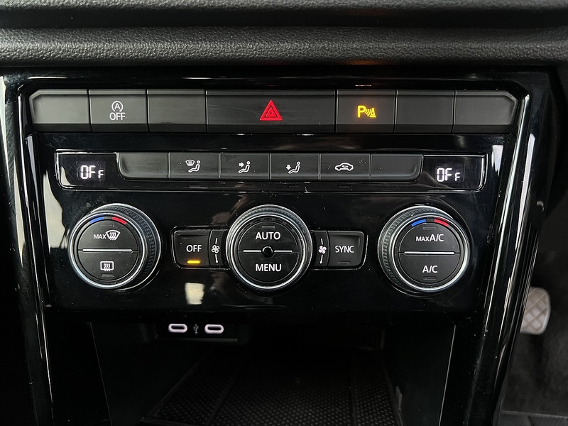 Volkswagen T-Roc TSI Black Edition - U11700