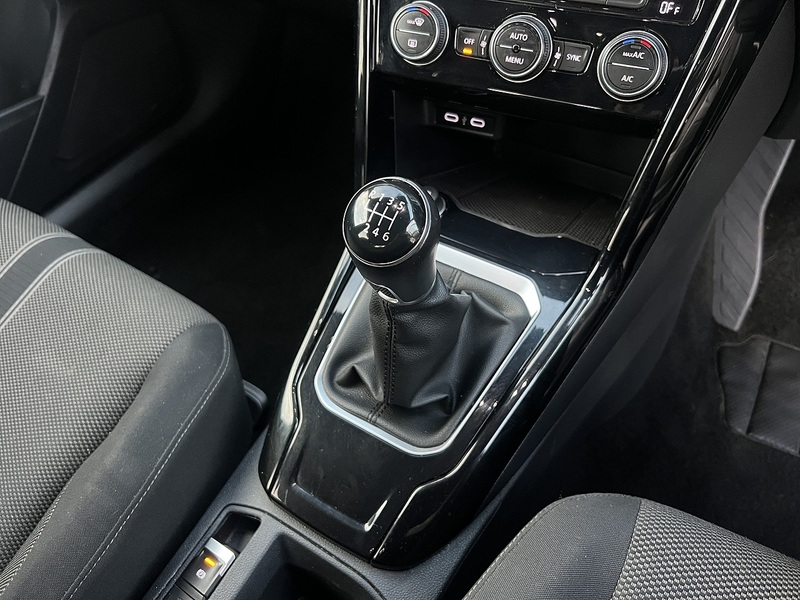 Volkswagen T-Roc TSI Black Edition - U11700