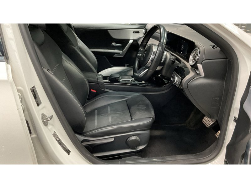 Mercedes-Benz A Class A250e AMG Line Edition - U11702