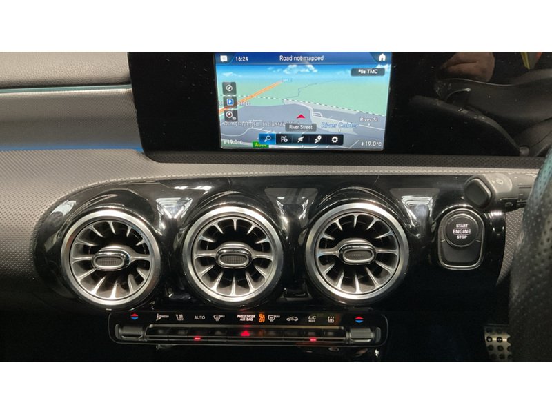 Mercedes-Benz A Class A250e AMG Line Edition - U11702