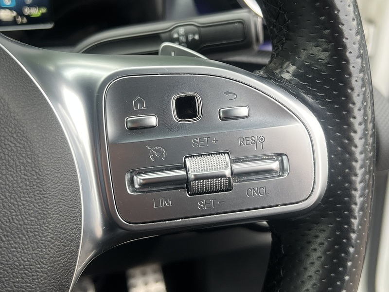 Mercedes-Benz A Class A250e AMG Line Edition - U11702