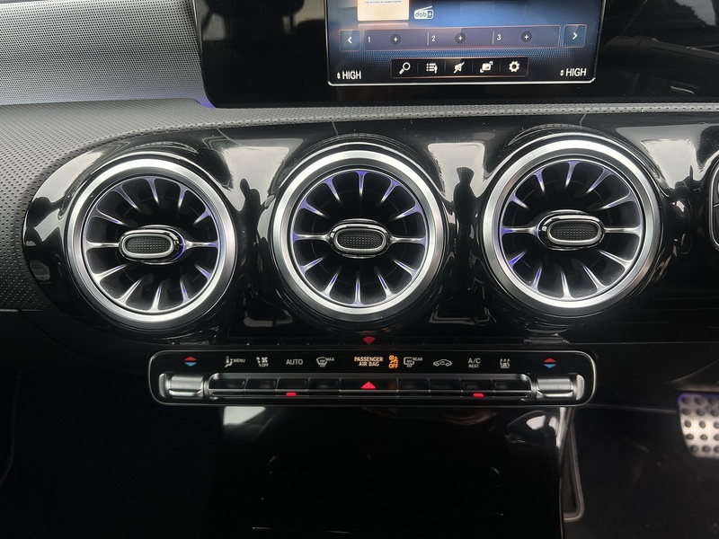 Mercedes-Benz A Class A250e AMG Line Edition - U11702