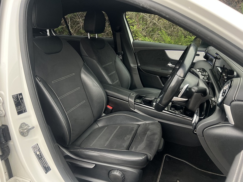 Mercedes-Benz A Class A250e AMG Line Edition - U11702