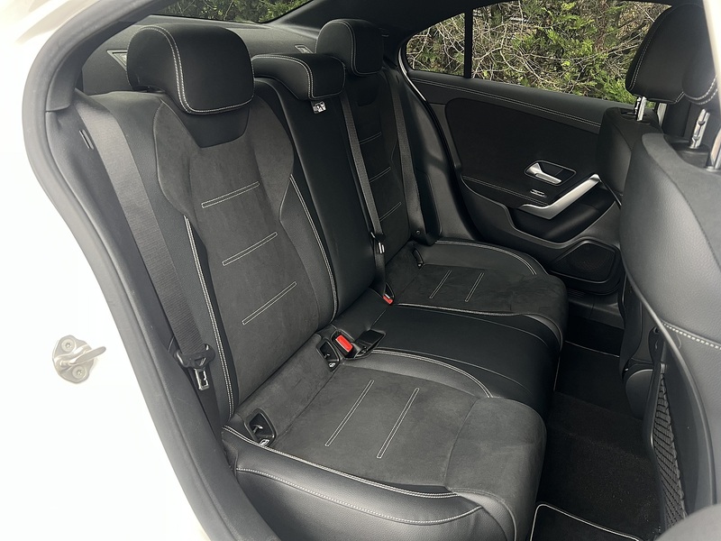 Mercedes-Benz A Class A250e AMG Line Edition - U11702