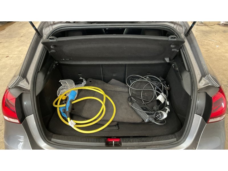 Mercedes-Benz A Class A250e AMG Line - U11703