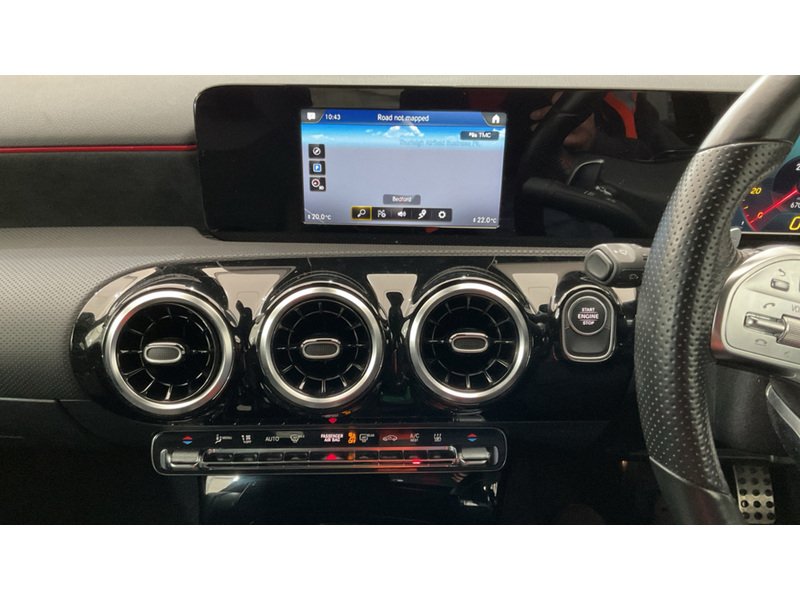 Mercedes-Benz A Class A250e AMG Line - U11703