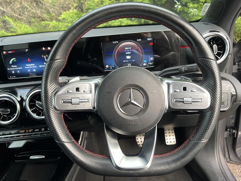 Mercedes-Benz A Class A250e AMG Line - U11703