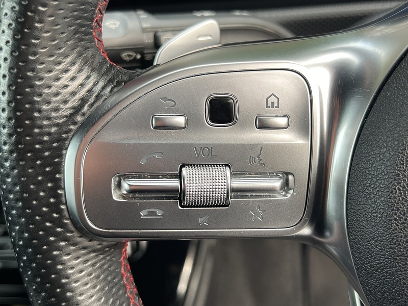 Mercedes-Benz A Class A250e AMG Line - U11703