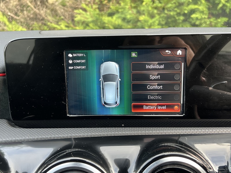 Mercedes-Benz A Class A250e AMG Line - U11703