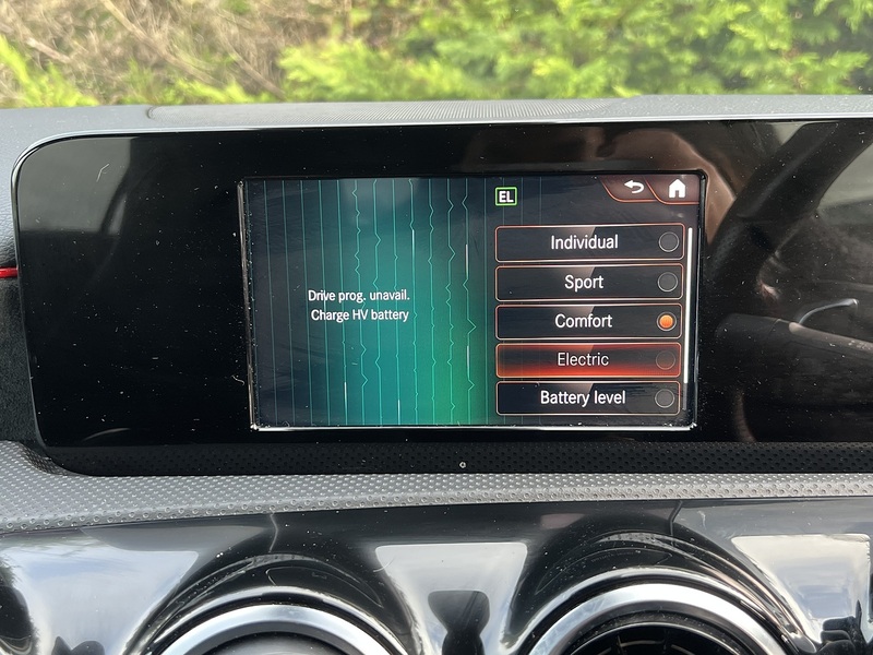 Mercedes-Benz A Class A250e AMG Line - U11703