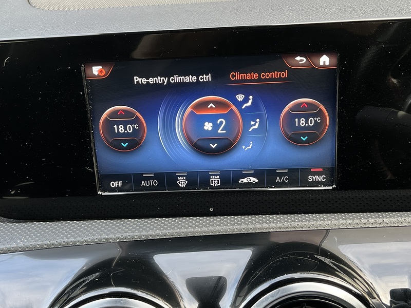 Mercedes-Benz A Class A250e AMG Line - U11703