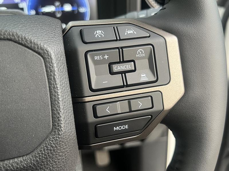 Toyota Land Cruiser D Invincible - U11714