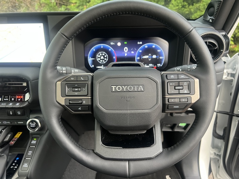 Toyota Land Cruiser D Invincible - U11714