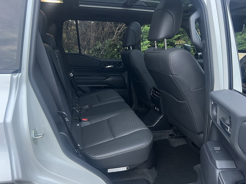 Toyota Land Cruiser D Invincible - U11714