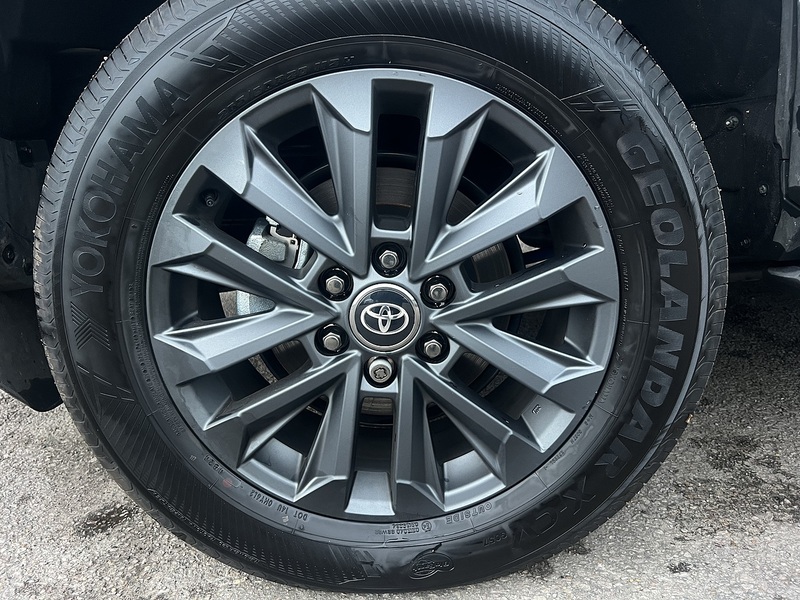 Toyota Land Cruiser D Invincible - U11714