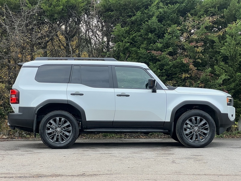 Toyota Land Cruiser D Invincible - U11714