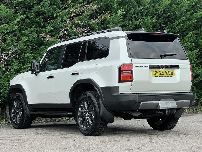 Toyota Land Cruiser D Invincible - U11714