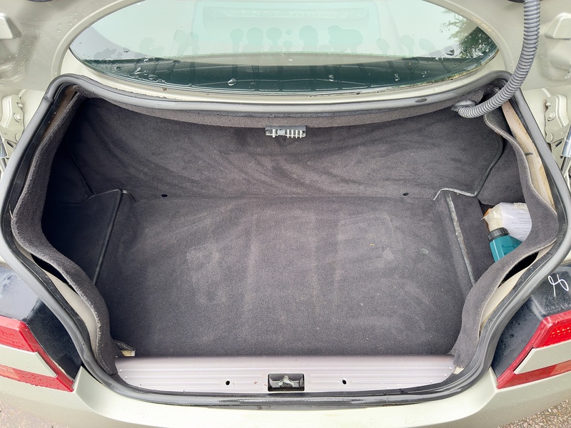 Aston Martin DB9  - U11721