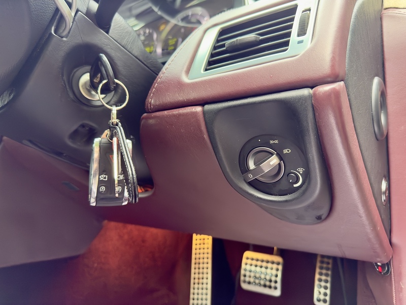 Aston Martin DB9  - U11721