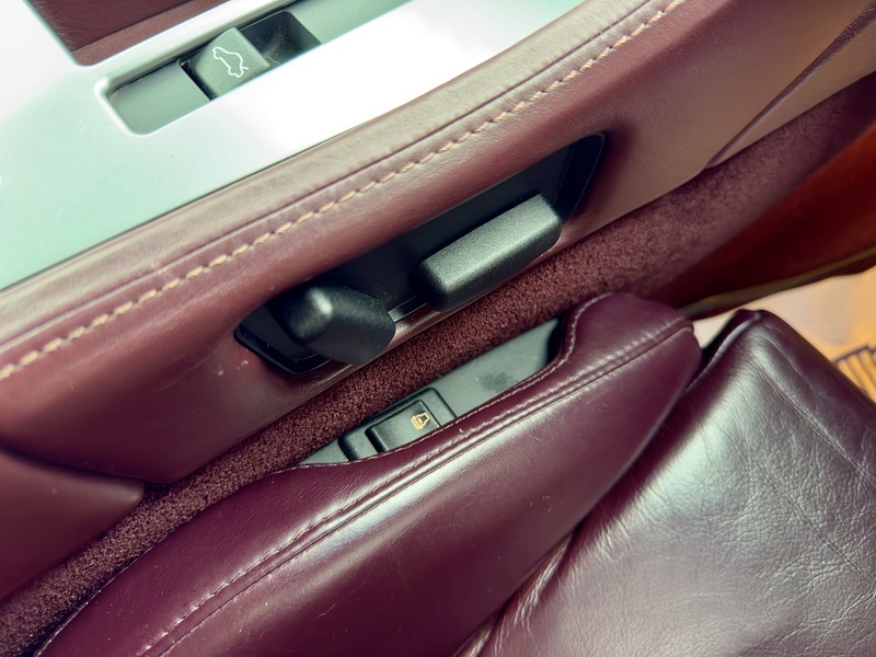 Aston Martin DB9  - U11721