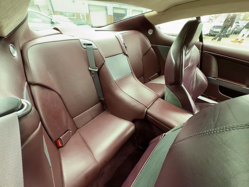 Aston Martin DB9  - U11721