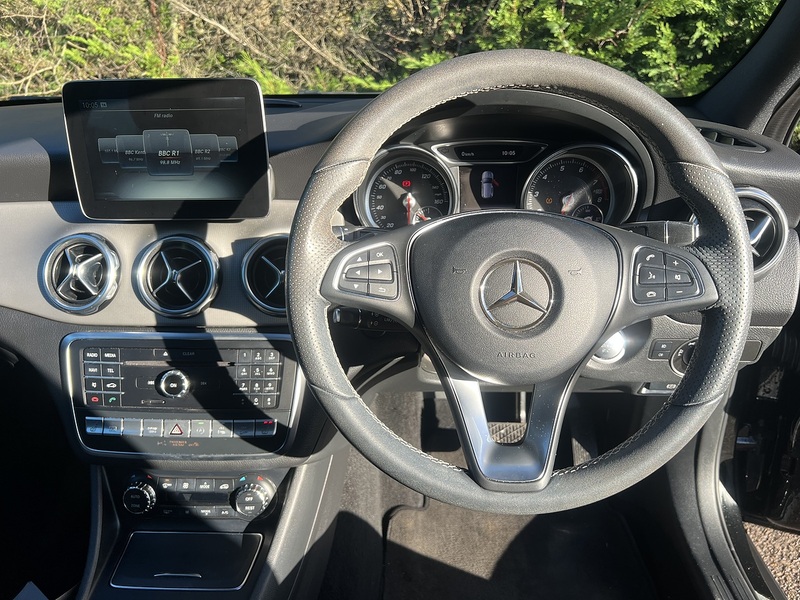 Mercedes-Benz GLA GLA250 Sport - U11723