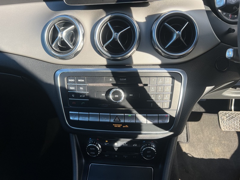 Mercedes-Benz GLA GLA250 Sport - U11723