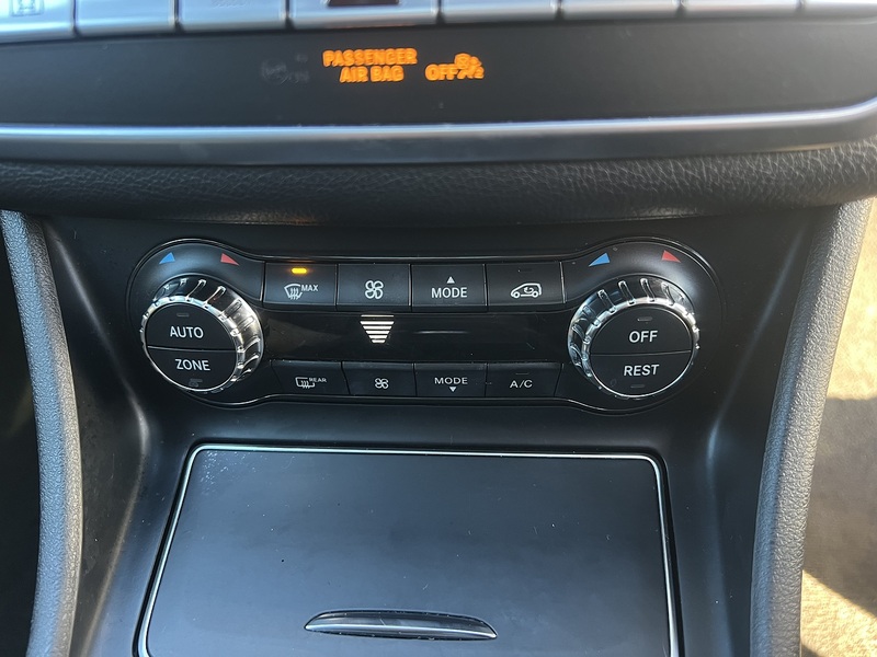 Mercedes-Benz GLA GLA250 Sport - U11723