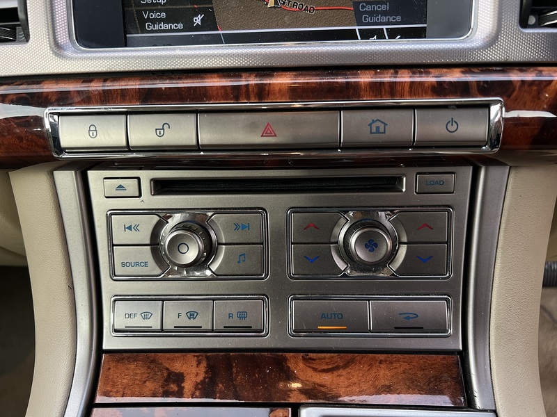 Jaguar XF d V6 Luxury - U11727