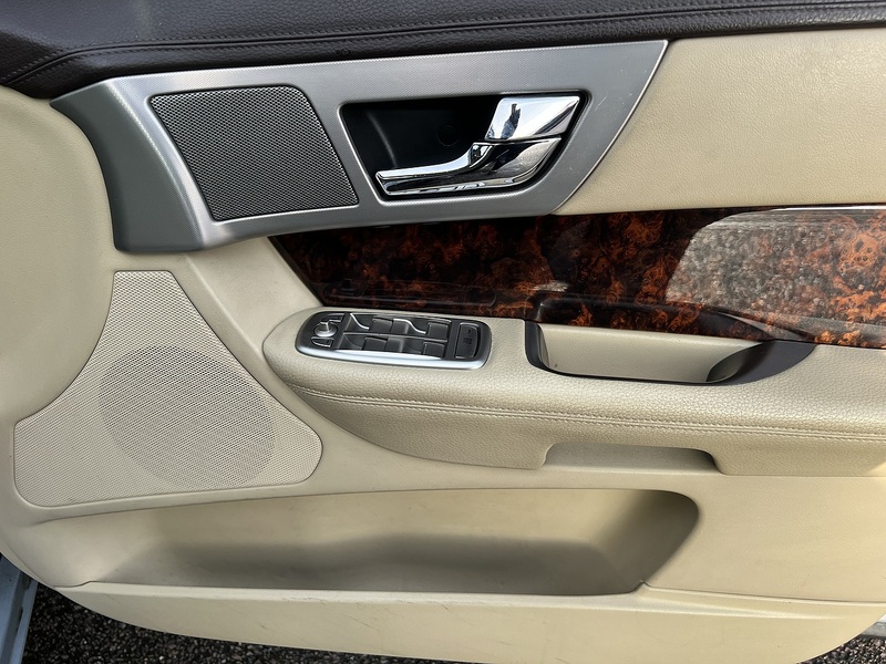 Jaguar XF d V6 Luxury - U11727