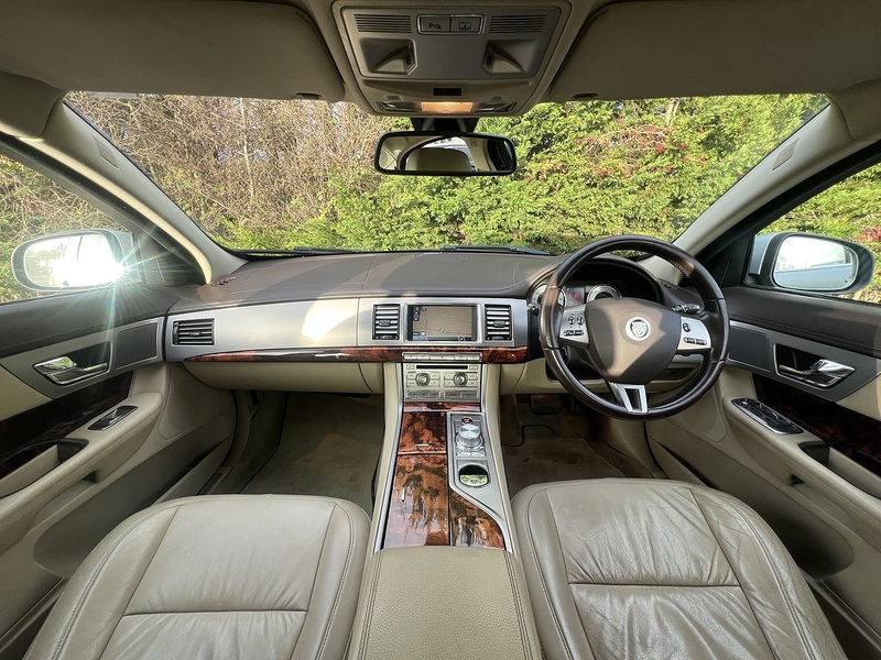 Jaguar XF d V6 Luxury - U11727