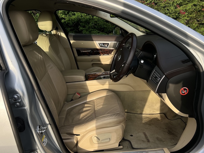 Jaguar XF d V6 Luxury - U11727