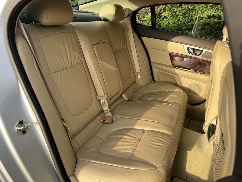 Jaguar XF d V6 Luxury - U11727