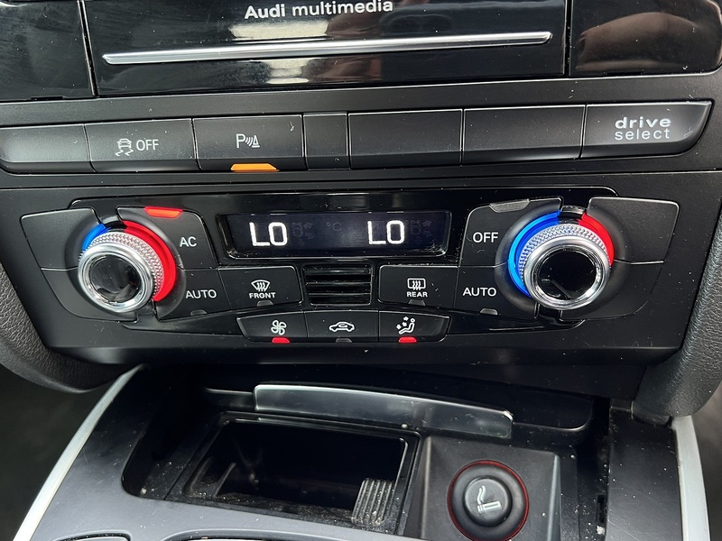 Audi RS5 FSI V8 - U11729