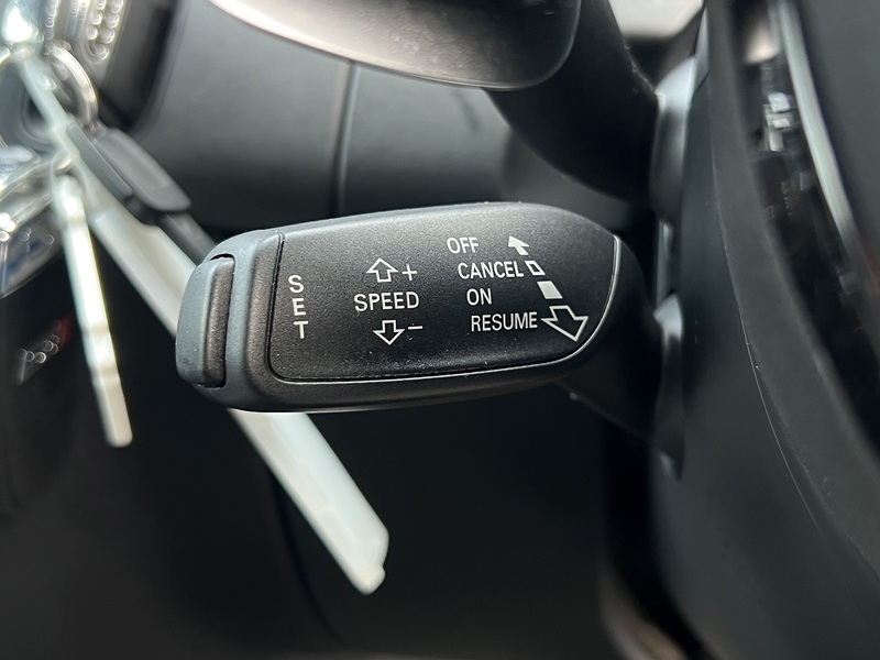 Audi RS5 FSI V8 - U11729