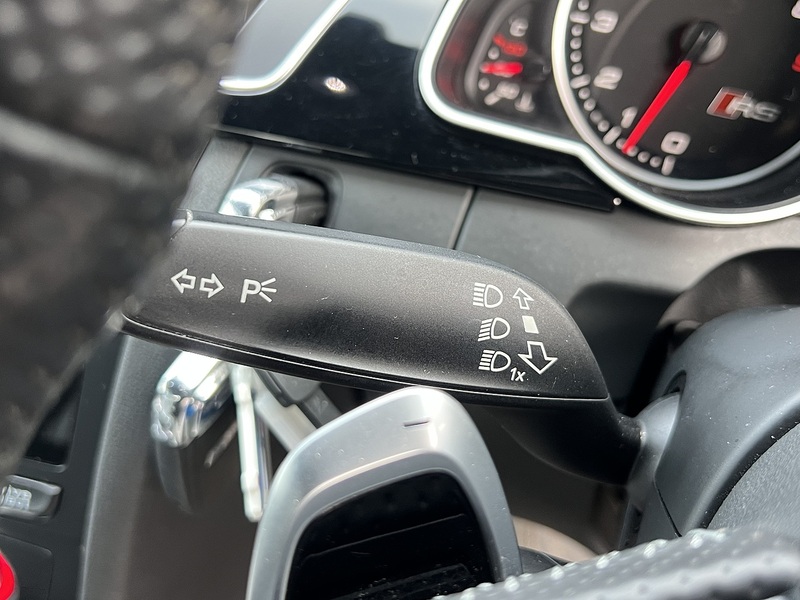 Audi RS5 FSI V8 - U11729