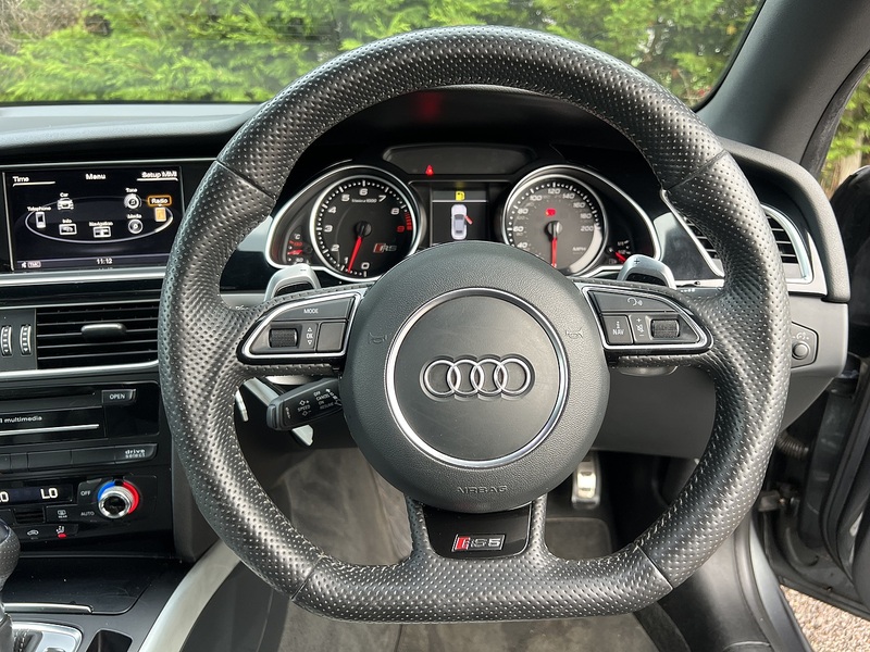 Audi RS5 FSI V8 - U11729