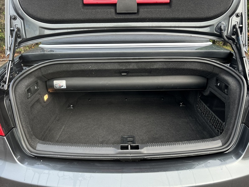 Audi RS5 FSI V8 - U11729