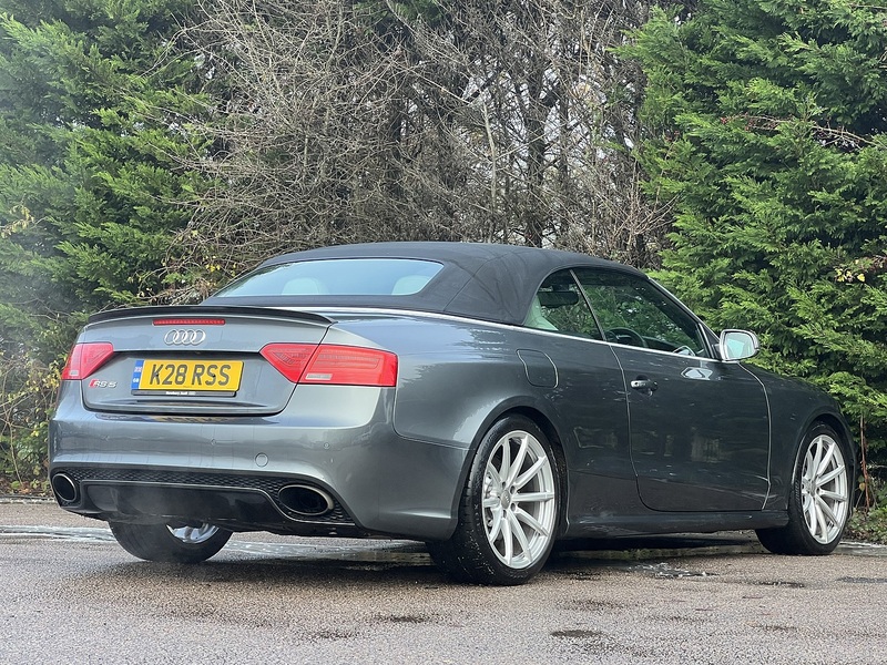 Audi RS5 FSI V8 - U11729