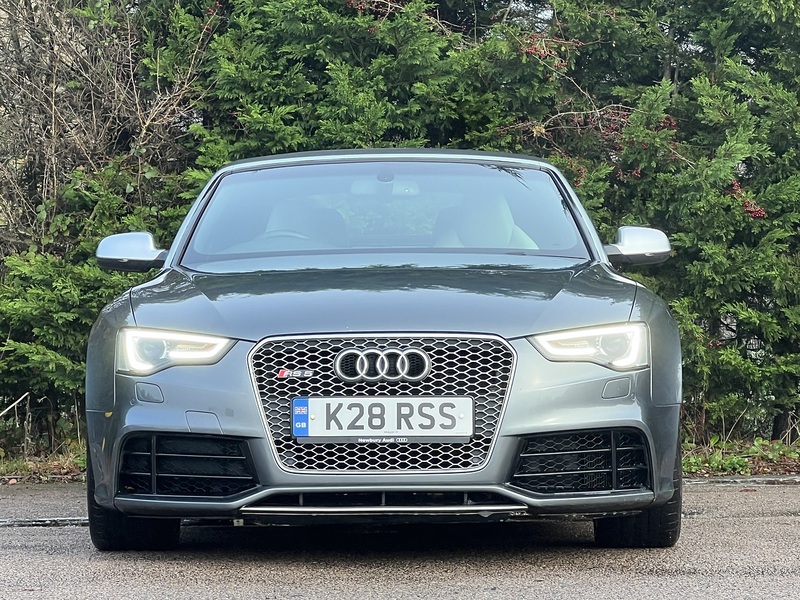 Audi RS5 FSI V8 - U11729