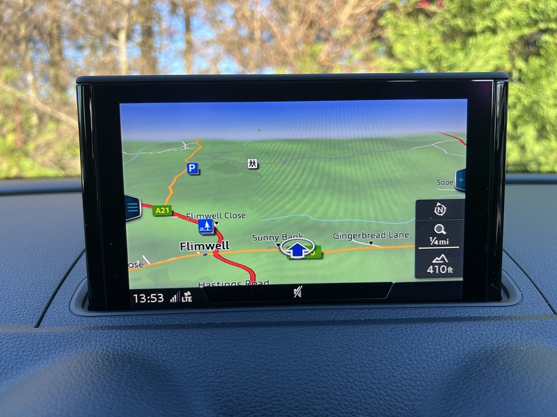 Audi A3 TFSI CoD Black Edition - U11730