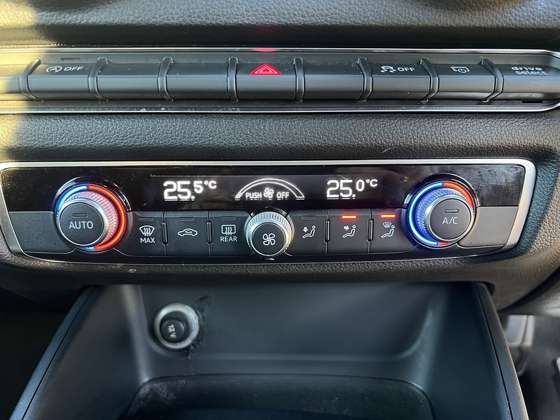 Audi A3 TFSI CoD Black Edition - U11730