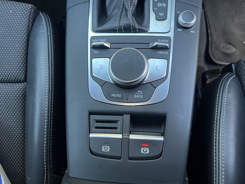 Audi A3 TFSI CoD Black Edition - U11730