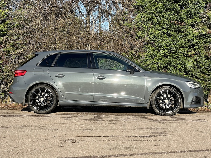 Audi A3 TFSI CoD Black Edition - U11730