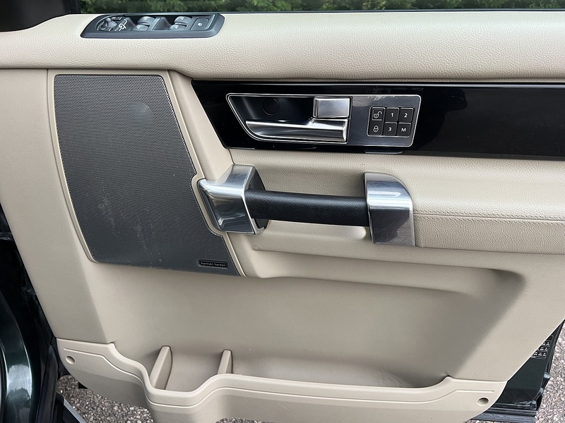 Land Rover Discovery 4 SD V6 HSE - U11733