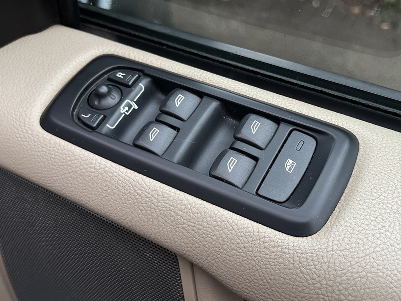 Land Rover Discovery 4 SD V6 HSE - U11733