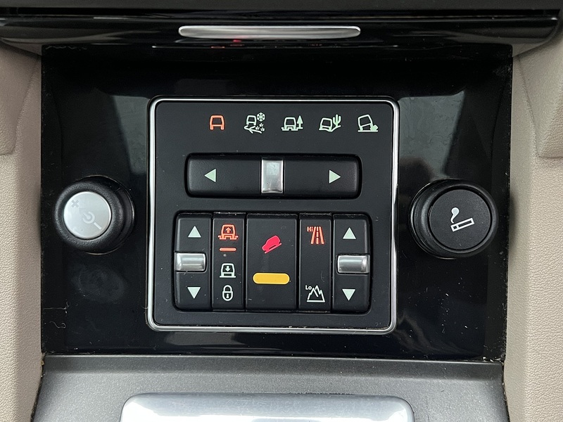 Land Rover Discovery 4 SD V6 HSE - U11733