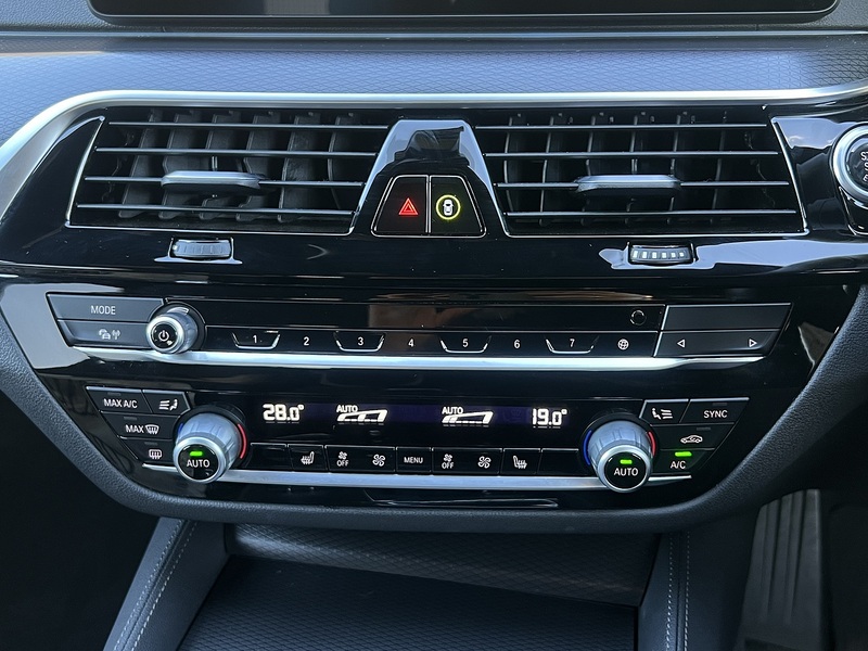 BMW 5 Series 530e M Sport - U11735