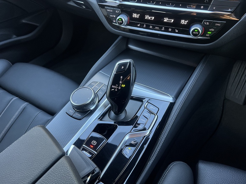 BMW 5 Series 530e M Sport - U11735